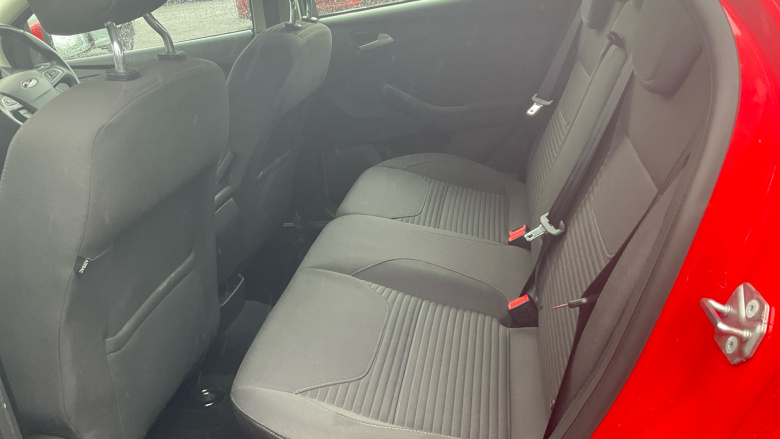 Ford Focus 1.5 EcoBoost Titanium 5dr Auto Petrol Hatchback